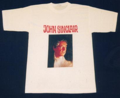 T-Shirt mit dem Aufdruck "John Sinclair" und dem Ölbild von Jason Dark